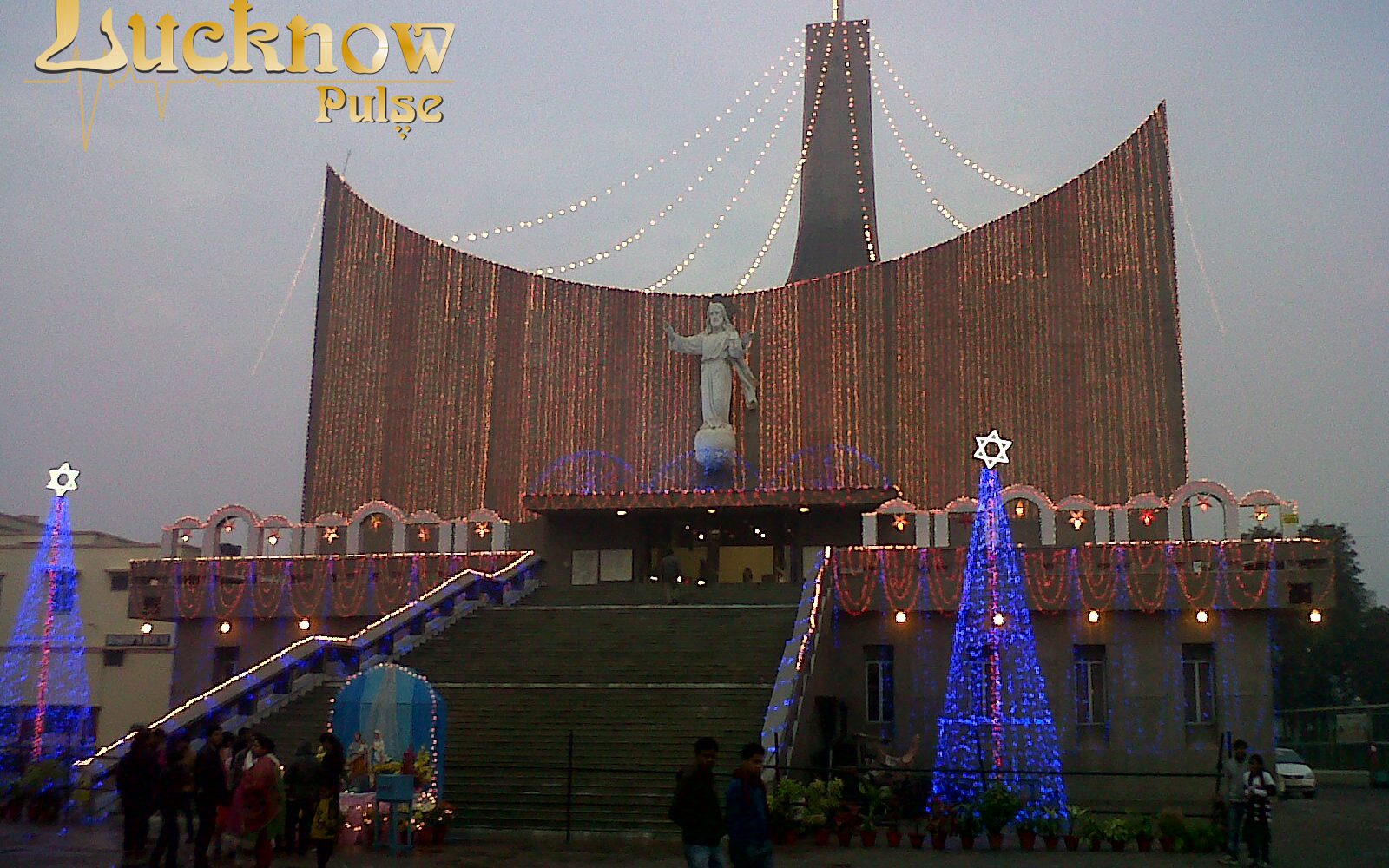 Picture of Christmas Eve decoration at the Cathedral Lucknow