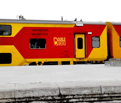 picture of double decker train at Lucknow