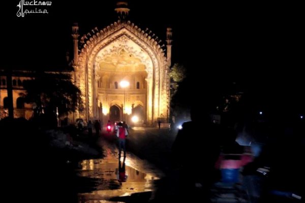 Picture of Rumi Darwaza in Lucknow by the night