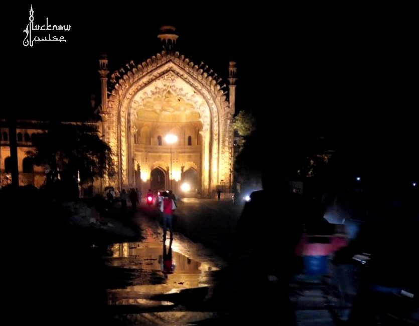 Picture of Rumi Darwaza in Lucknow by the night