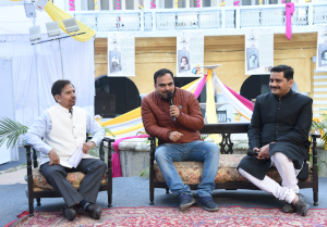 A discussion on the Begum festival theme andaaz-e-Lucknow. Seen in this picture are Dastango Himanshu-Bajpai, Dr Roshan-Taqui and Qais Mujeeb at the BegumFest2023-held at salempur house, Lucknow