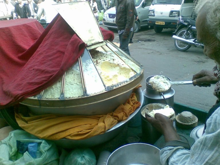 Winter Delicacies in Lucknow - Nimish or Makhkhan Malai